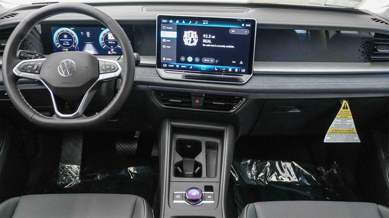 New 2025 Volkswagen Tiguan 2.0T SEImage 14