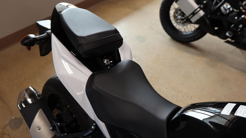 2023 Suzuki GSX750 Image 9