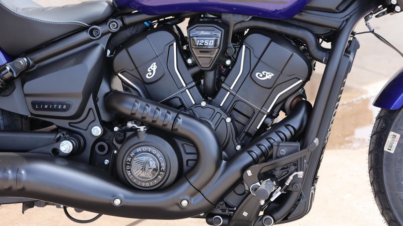 2025 Indian Motorcycle SCOUT BOBBER LIMITED WITH TECHNOLOGY PACKAGE SPIRIT BLUE METALLIC Image 10