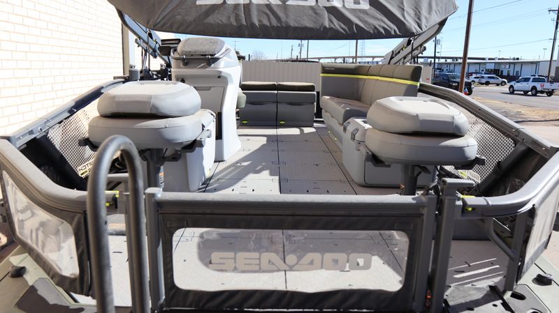 2025 SEADOO SWITCH FISH 21 230HP PAINTED TRAILER WILDERNESS GREEN Image 9