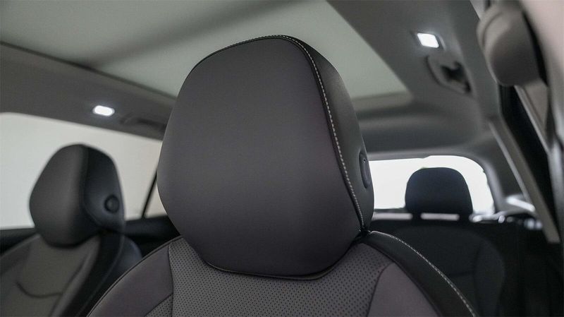 New 2025 Volkswagen Tiguan 2.0T SEImage 25