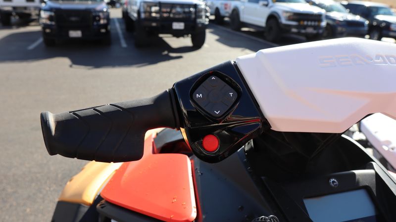2025 SEADOO SPARK FOR 3 CONVENIENCE PACKAGE WITH SOUND SYSTEM SUNRISE ORANGE AND DRAGON RED Image 9