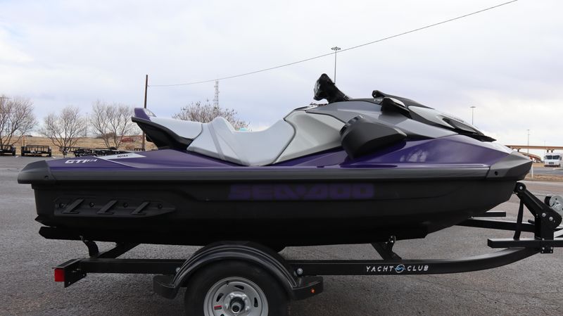 2025 SEADOO GTI SE 170 WITH SOUND SYSTEM IDF MIDNIGHT PURPLE Image 2