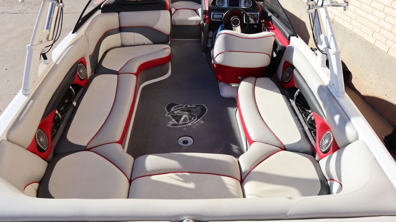 2012 MALIBU 23 LSV Image 13