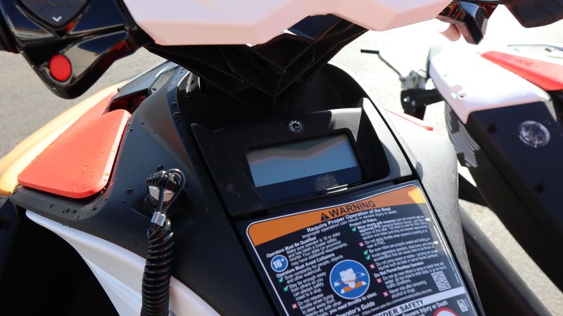 2025 SEADOO SPARK FOR 3 CONVENIENCE PACKAGE WITH SOUND SYSTEM SUNRISE ORANGE AND DRAGON RED Image 11