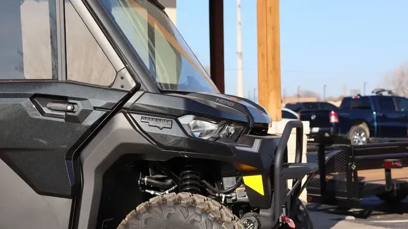 2025 Can-Am DEFENDER MAX LONE STAR CAB HD10 STEALTH BLACK Image 2