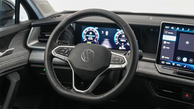 New 2025 Volkswagen Tiguan 2.0T SImage 16