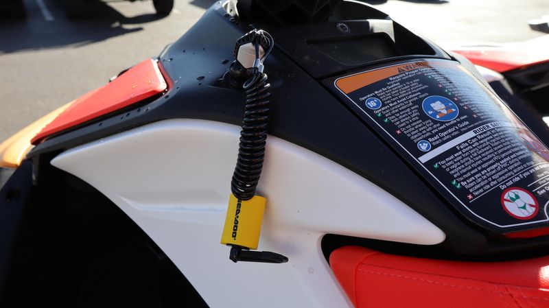2025 SEADOO SPARK FOR 3 CONVENIENCE PACKAGE WITH SOUND SYSTEM SUNRISE ORANGE AND DRAGON RED Image 10