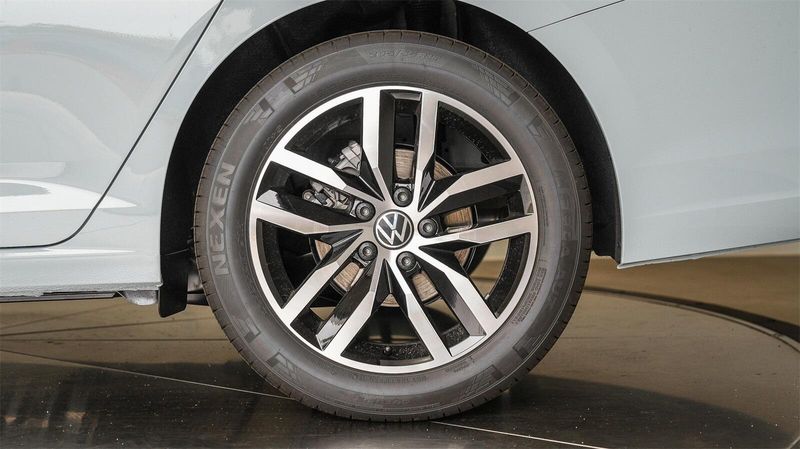 New 2025 Volkswagen Jetta 1.5T SEImage 9