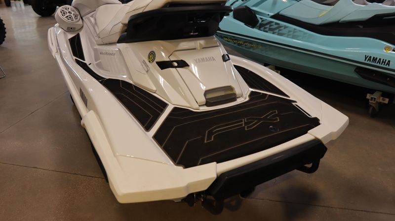 2025 Yamaha FX CRUISER SVHO WITH AUDIO WHITE Image 9