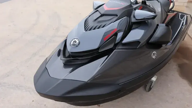 2025 SEADOO GTRX 300 WITH SOUND SYSTEM ECLIPSE BLACK AND DEEP MARSALA Image 8