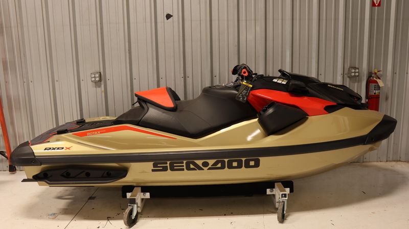 2025 SEADOO RXPX 325 WITH SOUND SYSTEM METALLIC TAN AND LAVA RED Image 2