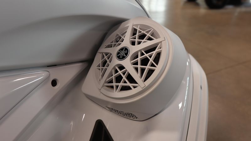 2025 Yamaha FX CRUISER SVHO WITH AUDIO WHITE Image 7