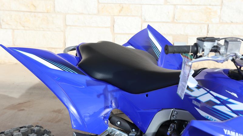 2025 Yamaha YFZ450R TEAM BLUE Image 3