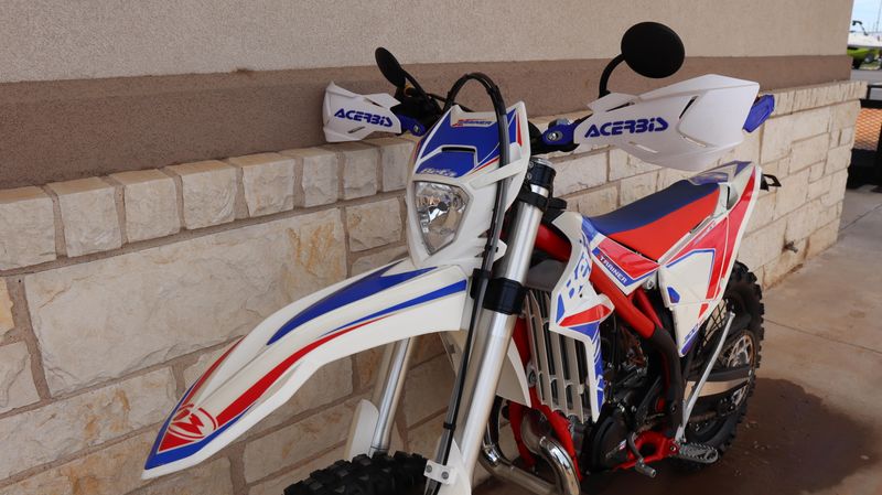2022 BETA Xtrainer 300 Image 7
