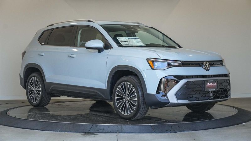 New 2025 Volkswagen Taos 1.5T SEImage 5