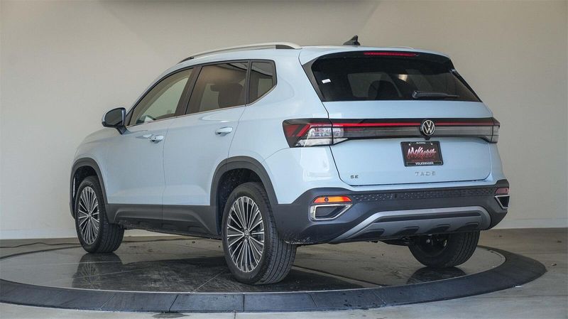 New 2025 Volkswagen Taos 1.5T SEImage 2