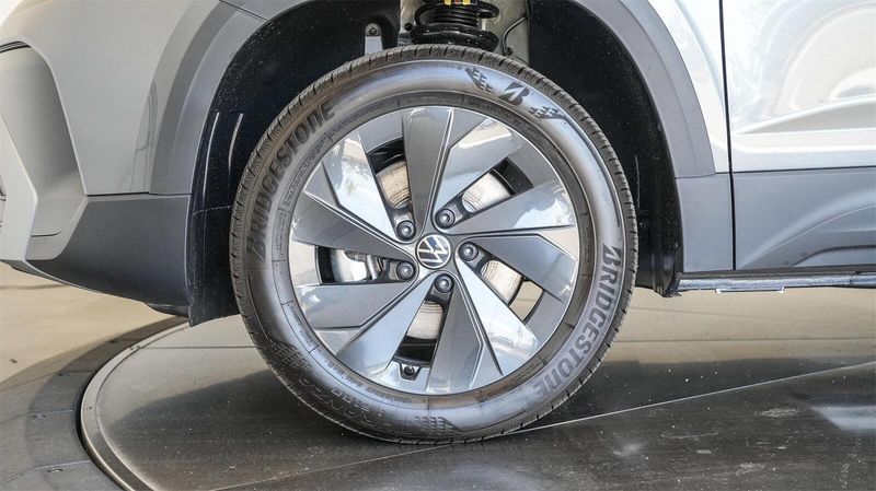 New 2025 Volkswagen Taos 1.5T SImage 10