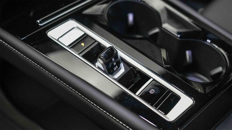 New 2026 Volkswagen Atlas 2.0T SEL Premium R-LineImage 20
