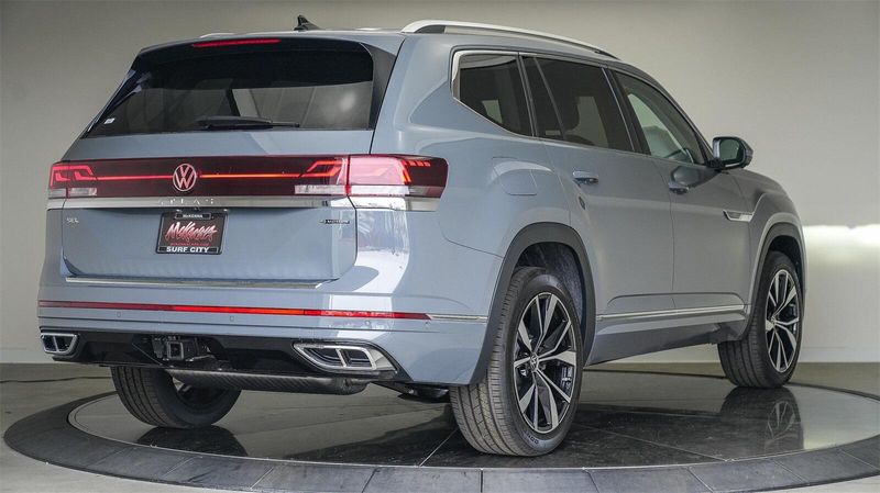New 2025 Volkswagen Atlas 2.0T SEL Premium R-LineImage 4