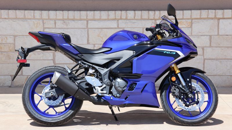2025 Yamaha YZFR3 ABS TEAM BLUE Image 2