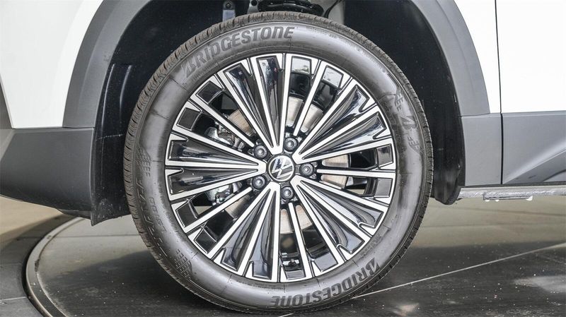 New 2025 Volkswagen Taos 1.5T SEImage 10