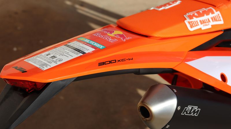 2025 KTM 300 XCW CHAMPION EDITION Image 15