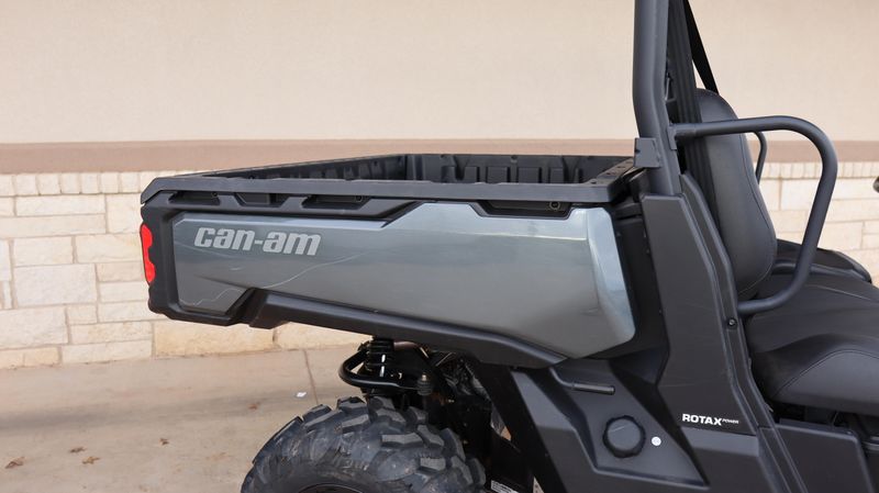 2023 Can-Am SSV DEF XT 64 HD10 GY 23 XT HD10Image 11