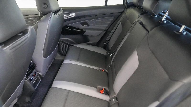 New 2025 Volkswagen ID.4 Pro S PlusImage 18