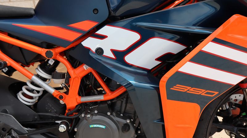 2024 KTM RC 390 Image 6