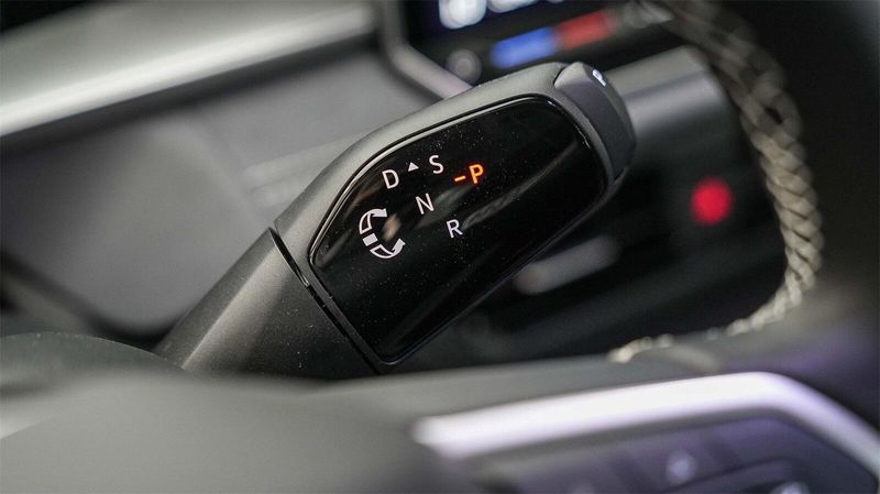 New 2025 Volkswagen Tiguan 2.0T SEImage 20