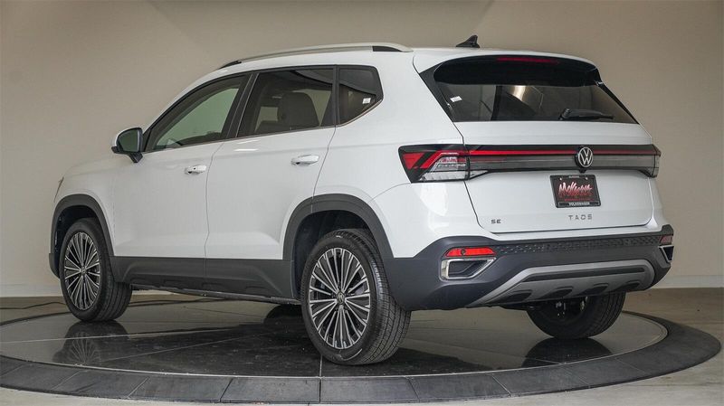 New 2025 Volkswagen Taos 1.5T SEImage 2