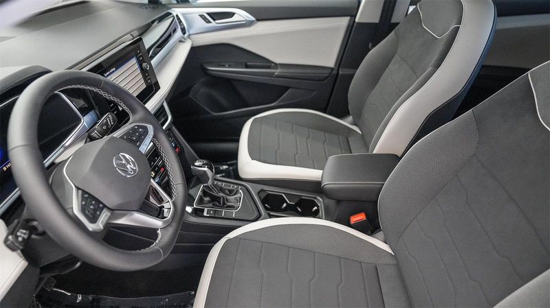 New 2025 Volkswagen Taos 1.5T SEImage 19