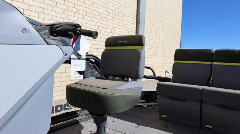 2025 SEADOO SWITCH FISH 21 230HP PAINTED TRAILER WILDERNESS GREEN Image 20