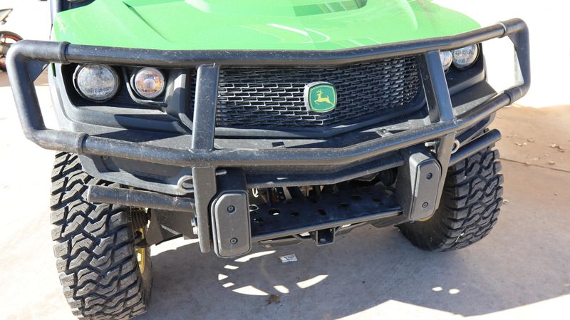 2023 JOHN DEERE Gator XUV835R BaseImage 5