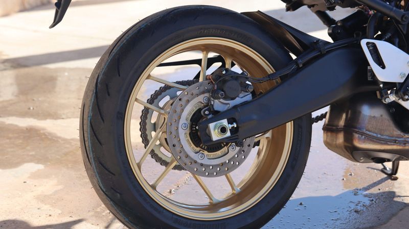 NEW 2026 YAMAHA XSR900 Image 6