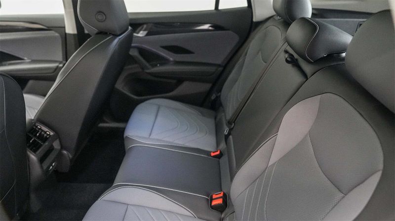 New 2025 Volkswagen Tiguan 2.0T SEImage 18