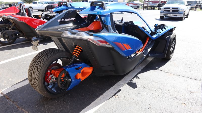 Used 2024 Polaris SLINGSHOT R MANUAL Image 4