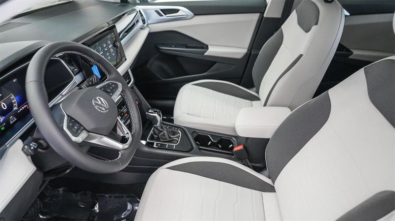 New 2025 Volkswagen Taos 1.5T SEImage 19