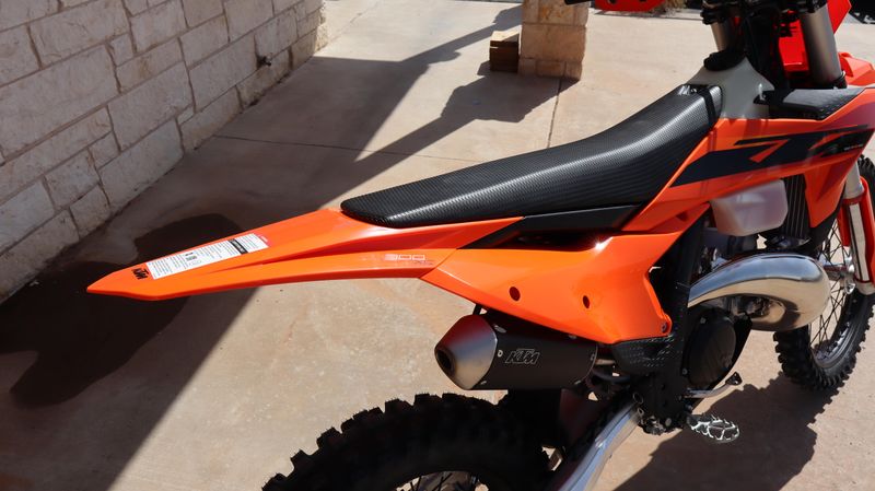 2025 KTM 300 XC ORANGE Image 3