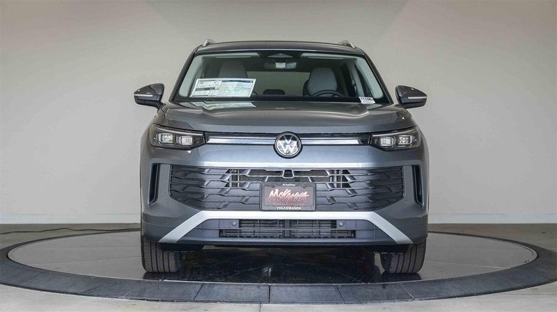 New 2025 Volkswagen Tiguan 2.0T SEImage 6