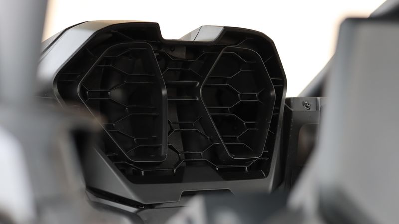 2025 Can-Am MAVERICK R MAX X RS WITH SMARTSHOX 999T DCT TRIPLE BLACK Image 13