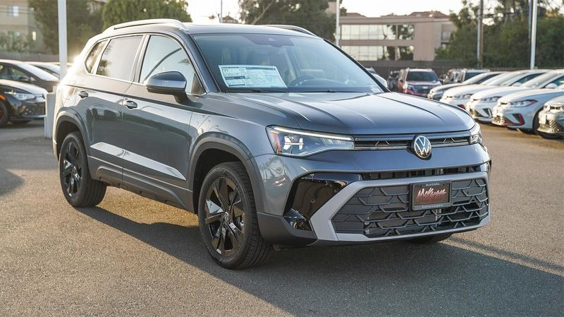 2025 Volkswagen Taos 1.5T SEImage 3