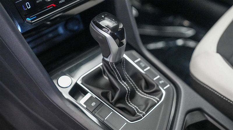 New 2025 Volkswagen Taos 1.5T SEImage 20