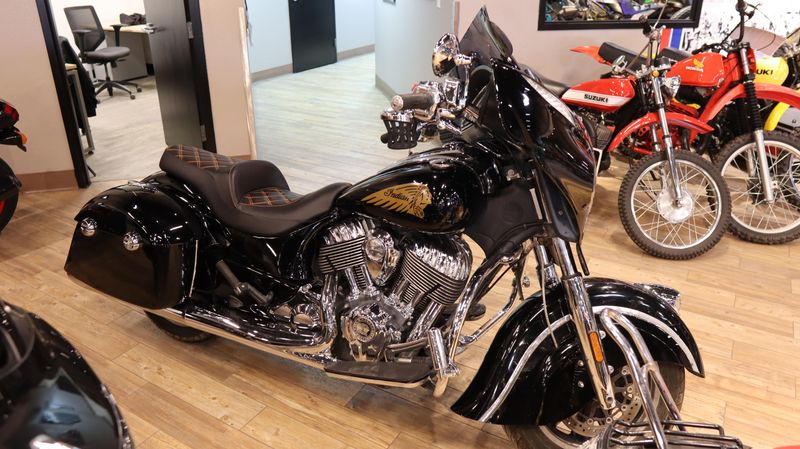 2016 Indian Motorcycle CHIEFTAIN BLACK 49S Base Image 2