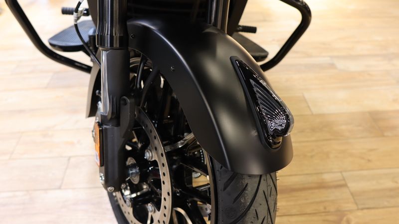 2025 Indian Motorcycle CHIEFTAIN POWERPLUS DARK HORSE WITH RIDER ASSIST AND POWERBAND AUDIO Image 16