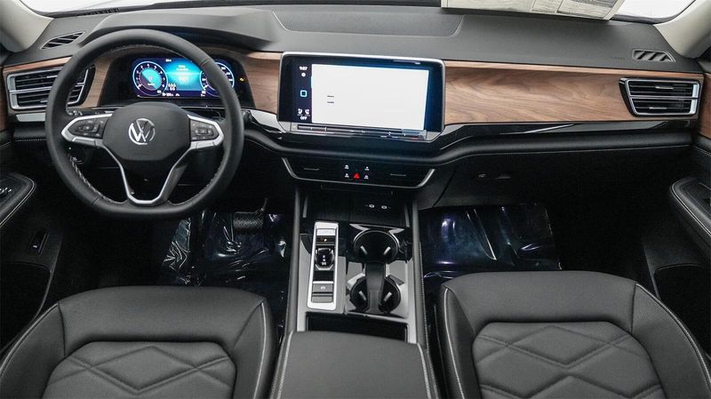 New 2025 Volkswagen Atlas 2.0T SE w/TechnologyImage 13