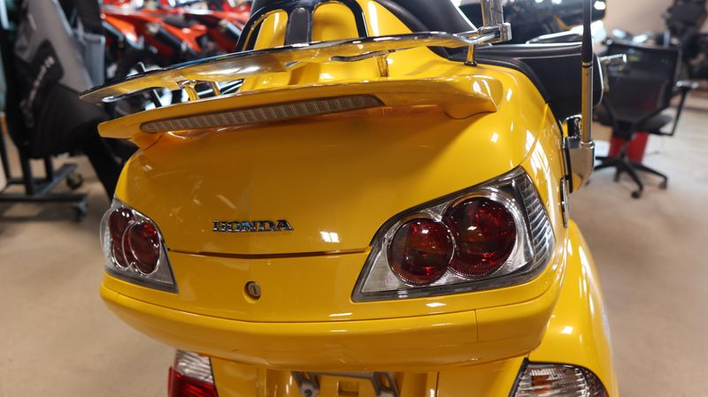 2010 Honda GOLD WING Image 13