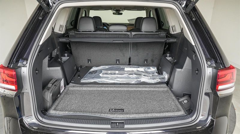 New 2025 Volkswagen Atlas 2.0T SE w/TechnologyImage 11