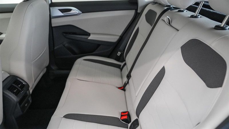 New 2025 Volkswagen Taos 1.5T SEImage 18